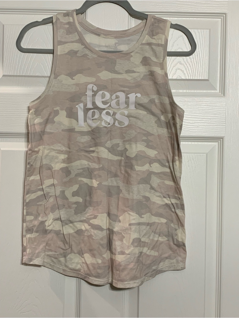 Old Navy Women's Beige & Cream Camo 'Fearless' Tank Top